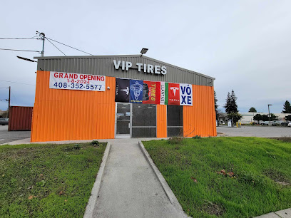 a VIP Tires 2. Vo xe. llantas