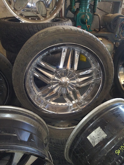 Tres Amigos Tires