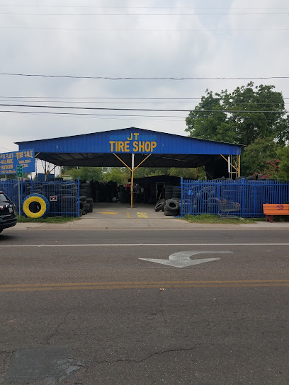 Dos Laredos Tire Shop